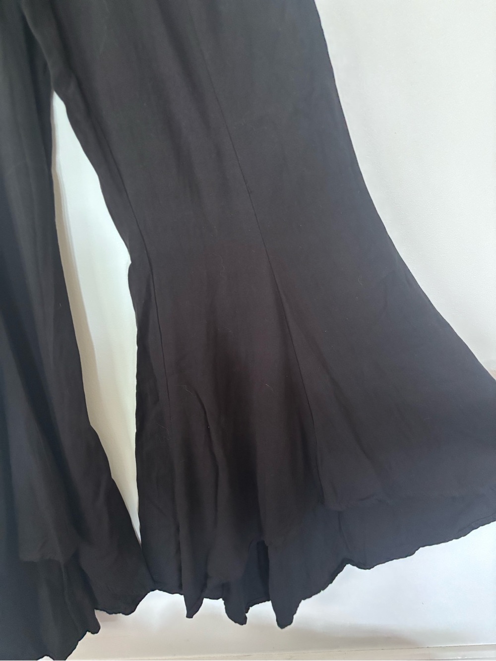 Bb Dakota Black V-Neck Wide Flutter Leg Jumpsuit Sz 2 / XS - Picture 8 of 8